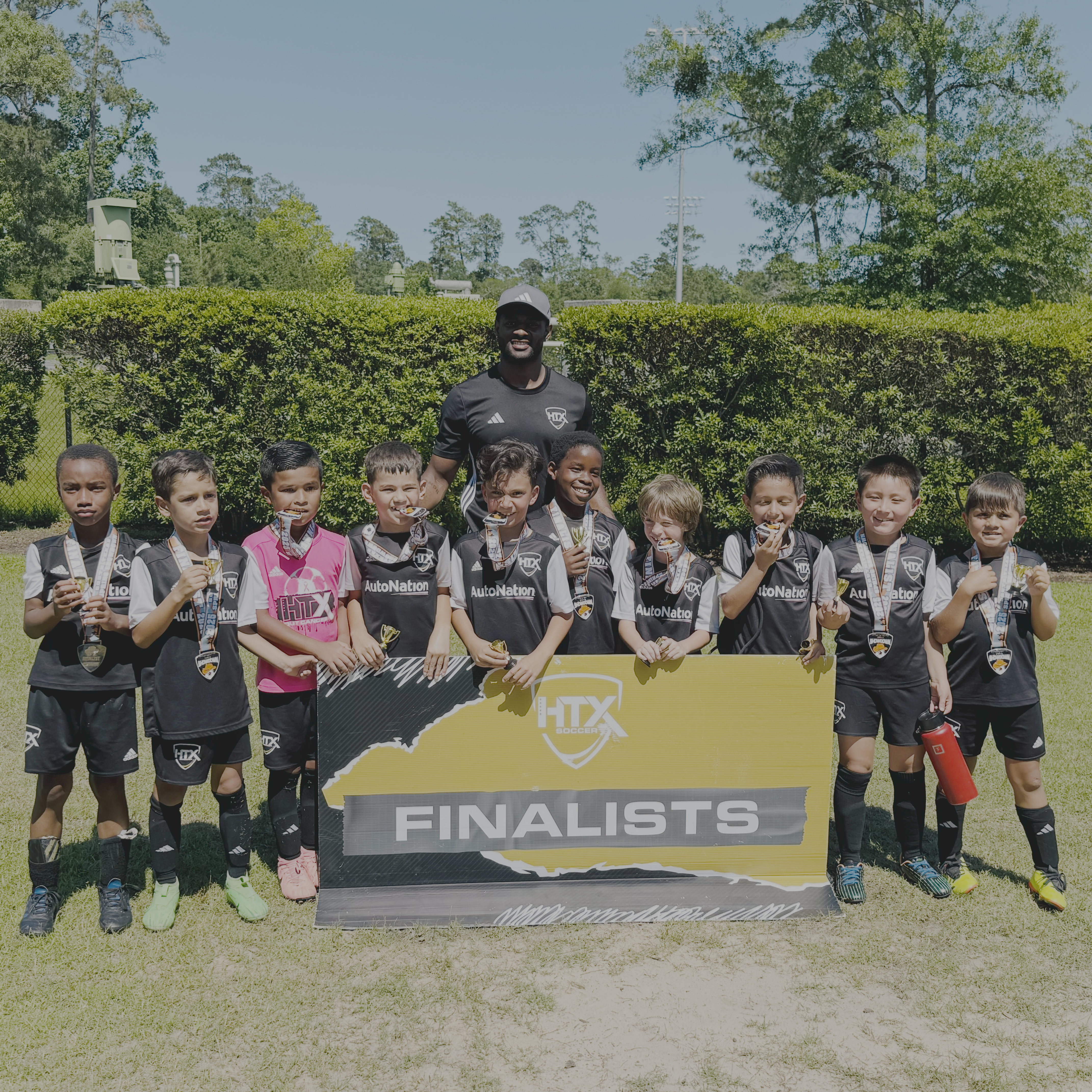 West17bGold- FINALISTS SHOWDOWN.jpg