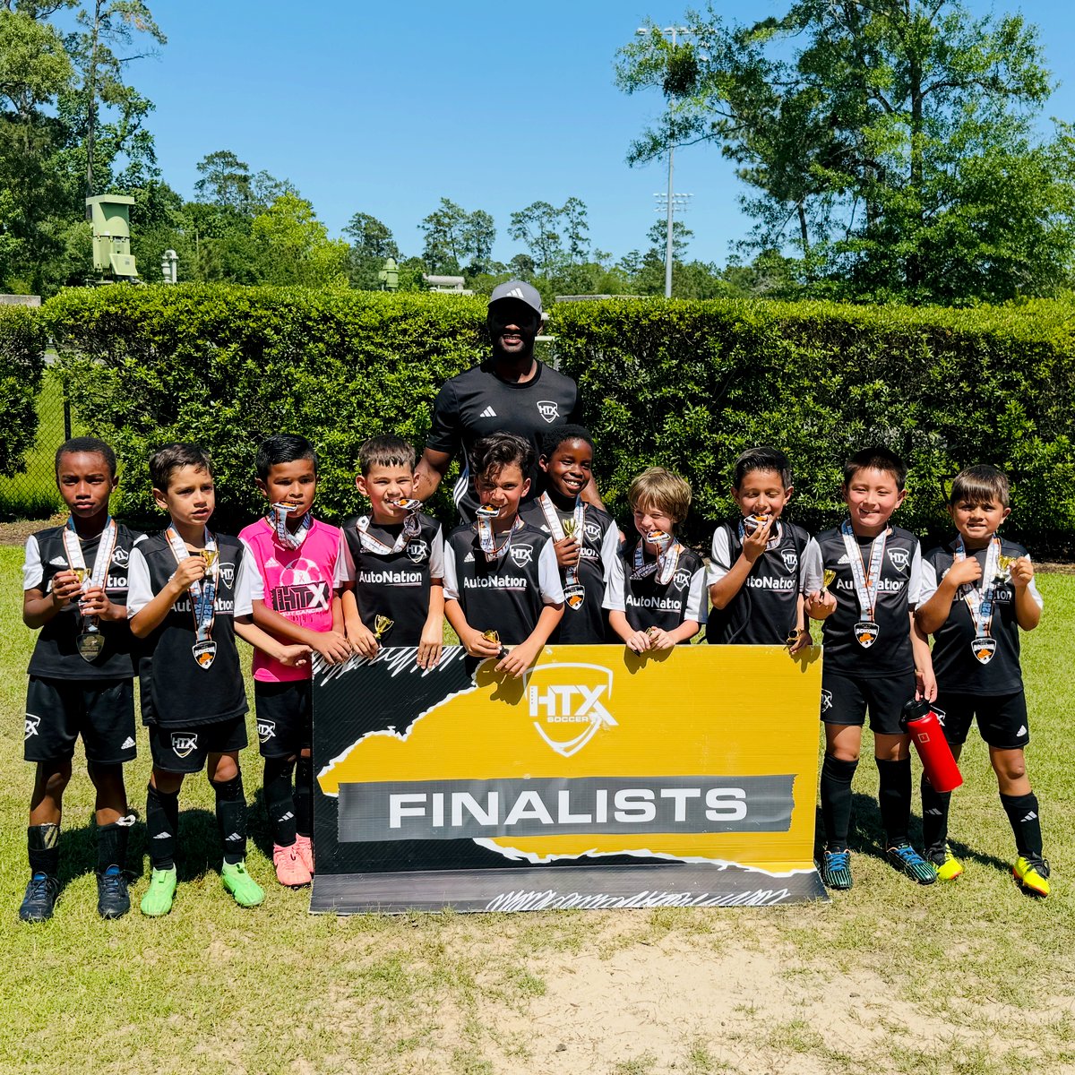 West17bGold- FINALISTS SHOWDOWN.jpg